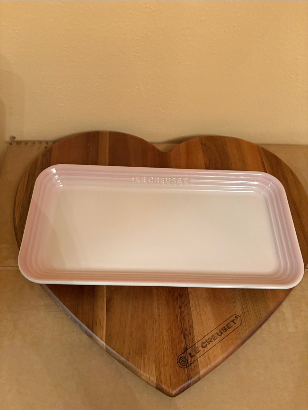 Le Creuset 25cm Rectangular Serving Platter in Shall Pink